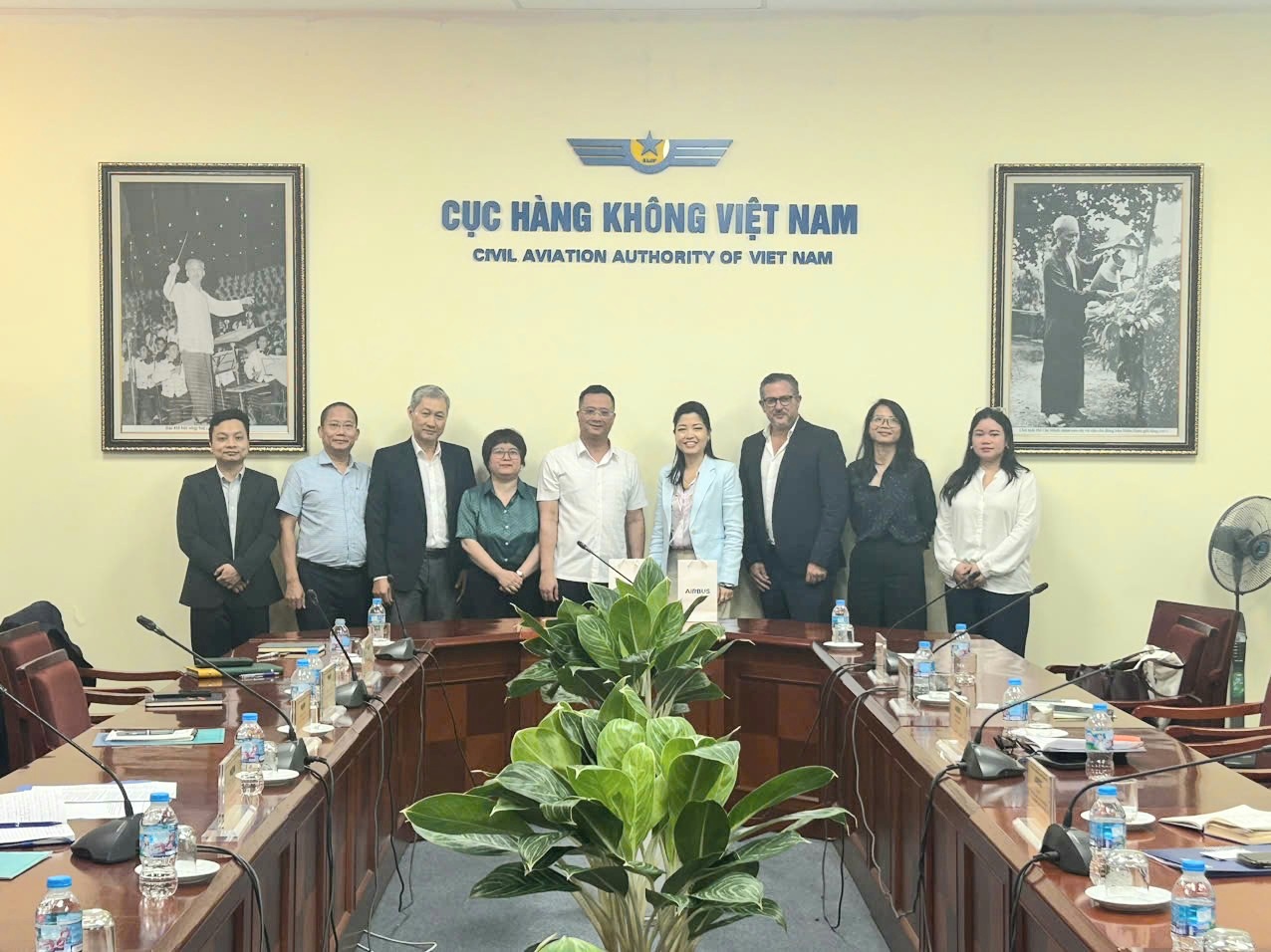 Cục trưởng Uông Việt Dũng tiếp và làm việc với đại diện Airbus tại Việt Nam